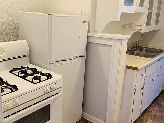 4th image of 4933 Highland Ave