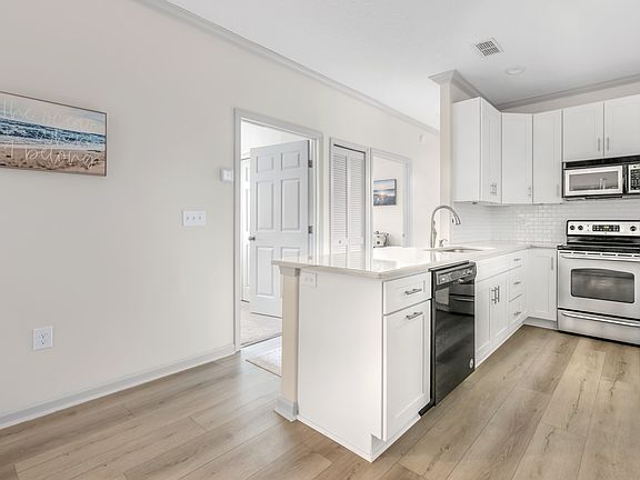 2nd image of 1601 Nectarine St APT B2
