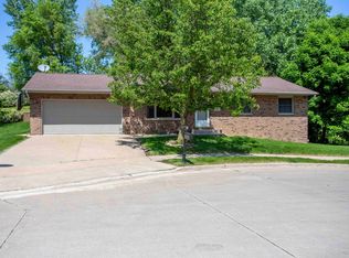 3657 Welu Dr, Dubuque, IA 52002