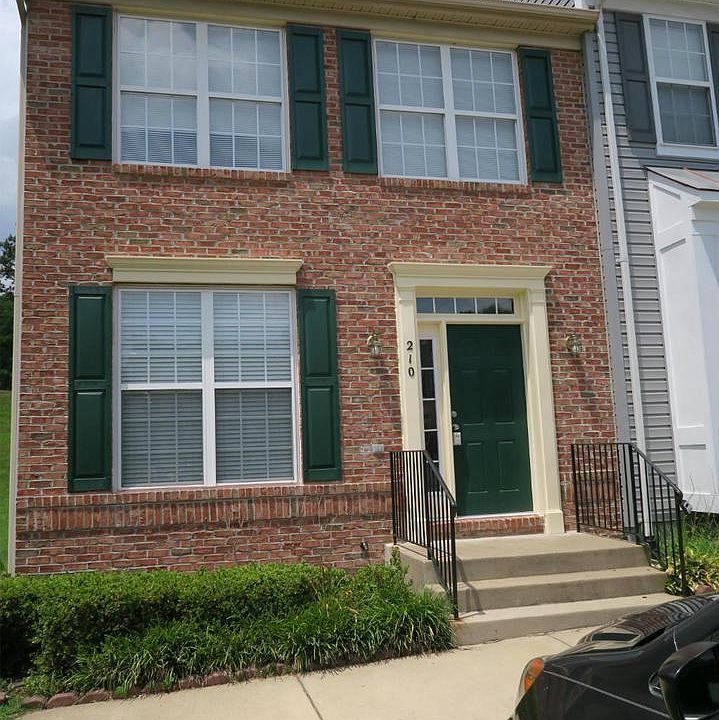 1st image of 210 Hillside Ct