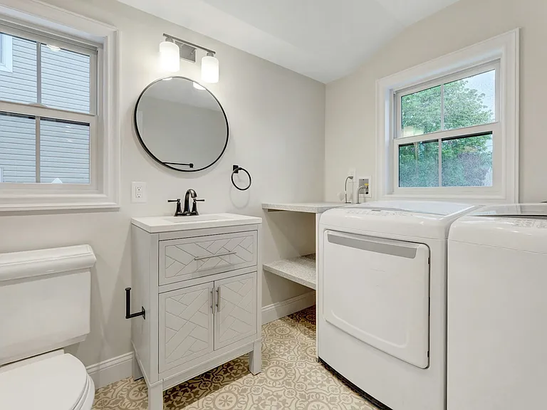 134 Johnson Ave — Photo 16