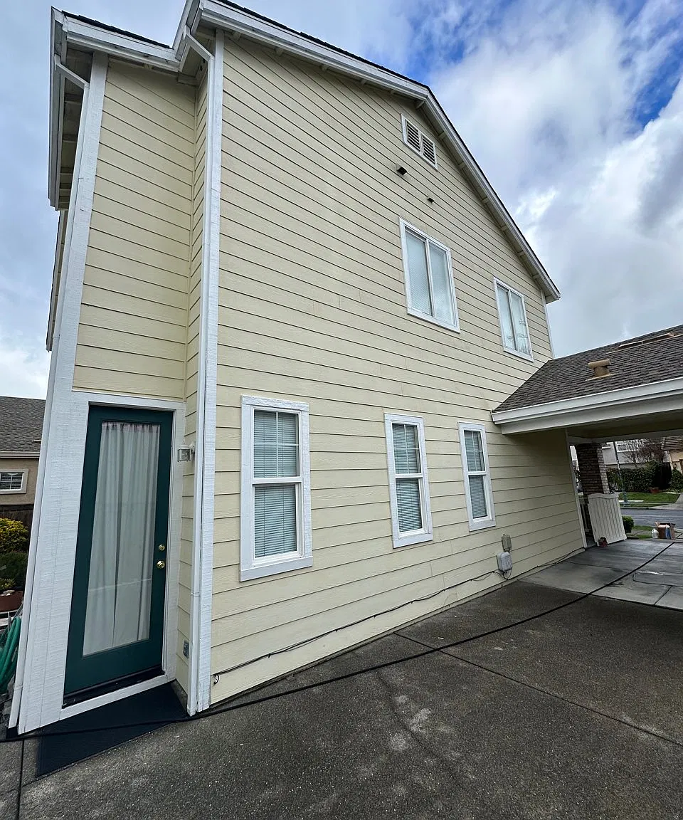3 bed, 2.5 bath, 2100 sqft, $4,400 — Photo 2