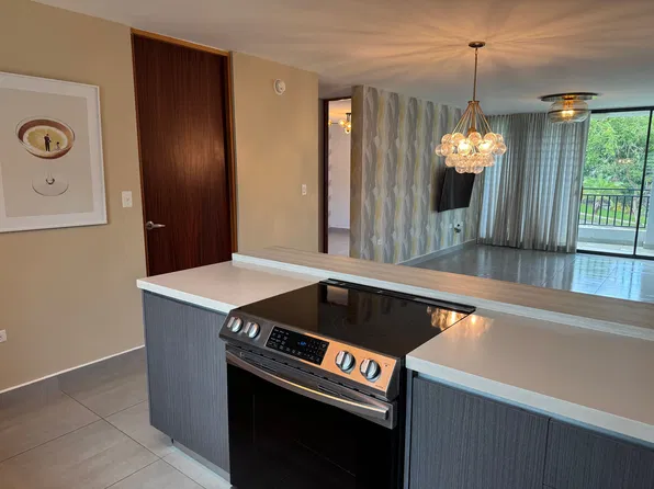 34 Avenue, Guaynabo, PR 00969