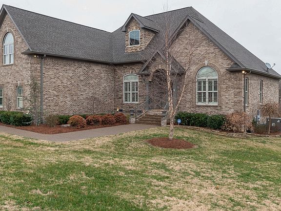 3rd image of 403 Acacia Grove Ln