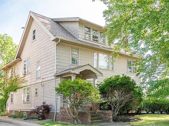 2nd image of 17800 Clifton Blvd