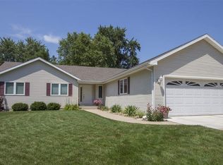 1123 Parkway Ave, Cedar Falls, IA 50613