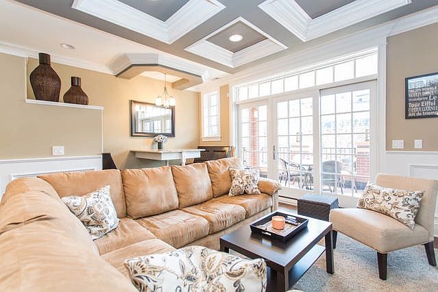 1st image of 1022 W Diversey Pkwy #2