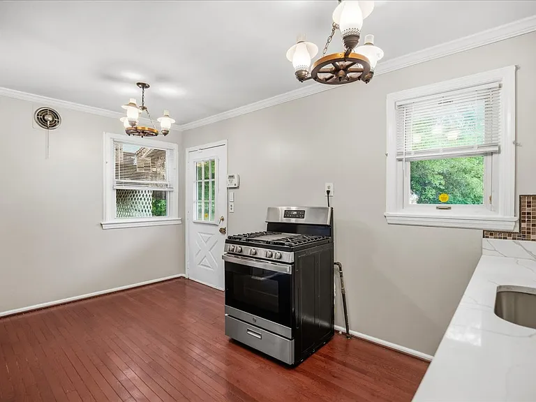 8306 Quentin St — Photo 5
