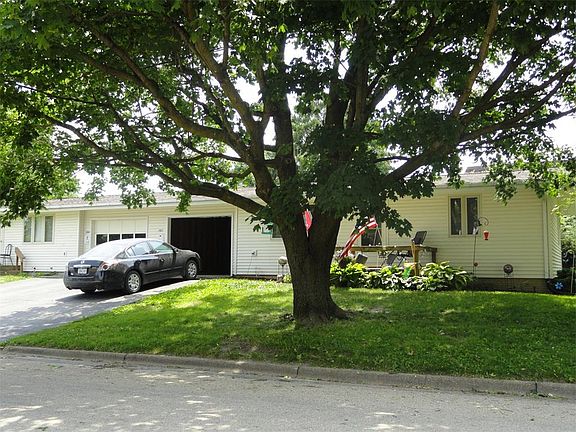 3rd image of 202/204 E 8th St
