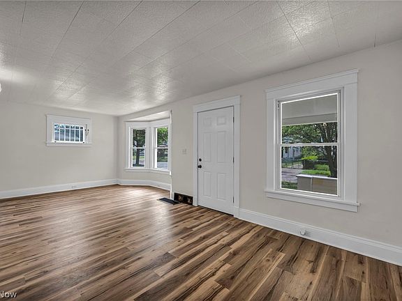 4th image of 13605 Argus Ave