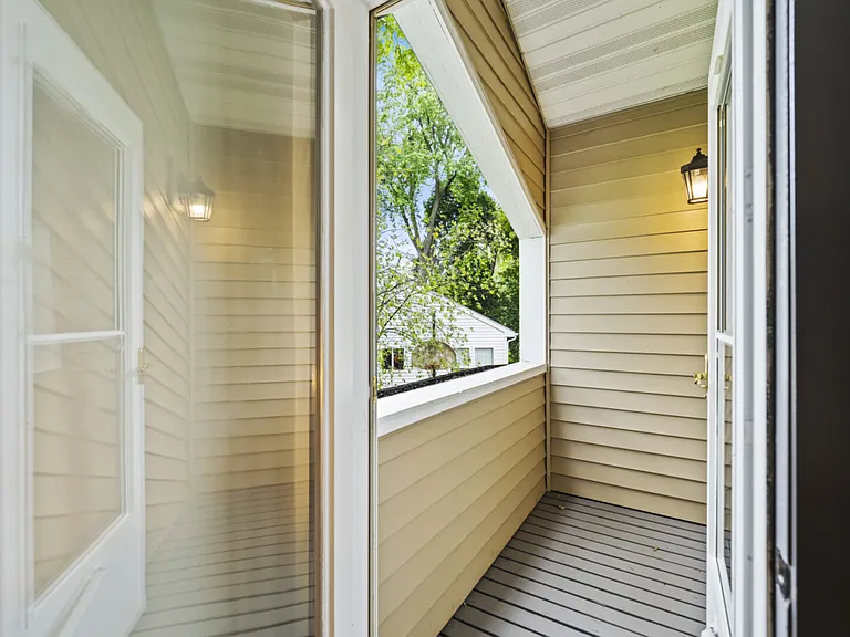 N Manor Ave — Photo 16