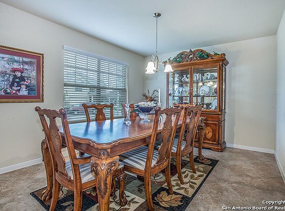 4th image of 634 Kingbird Pl