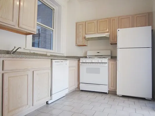 Rented by City Connections Realty | media 18