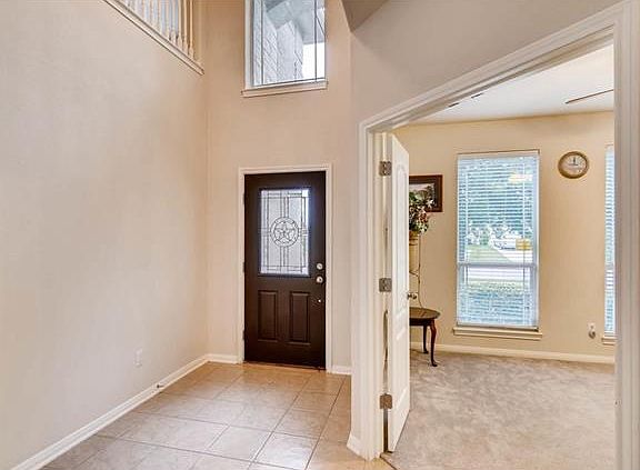 4th image of 161 Bloomsbury Dr