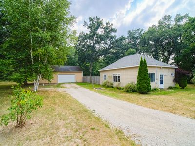 6719 E 1st St, Branch, MI, 49402