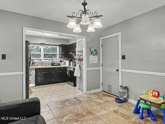 4th image of 12449 Red Fox Dr
