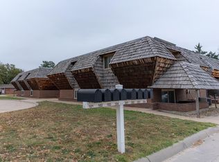 15 E Forest Ave, Hutchinson, KS 67505