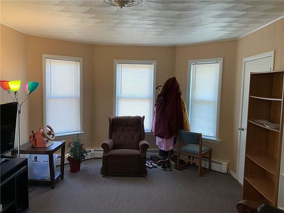 3rd image of 703 N Broadway St