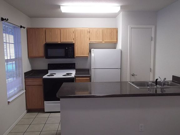 2nd image of 512 Rockledge Rd #Cc-b9
