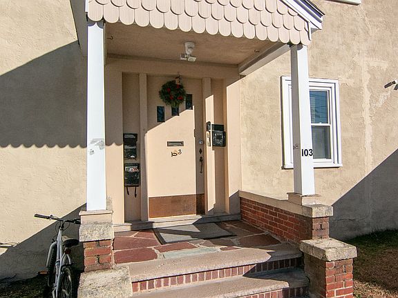 4th image of 103 Essex St #1