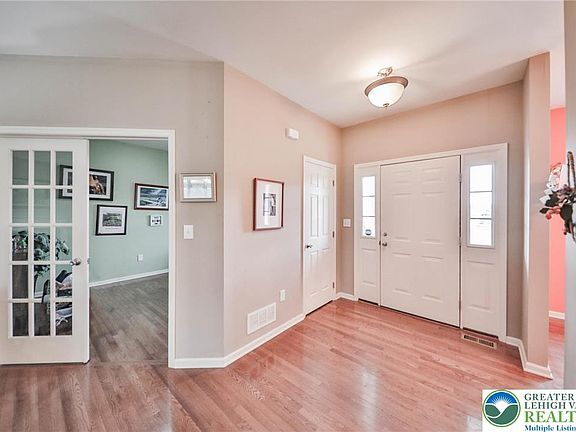 5th image of 281 White Barn Ln