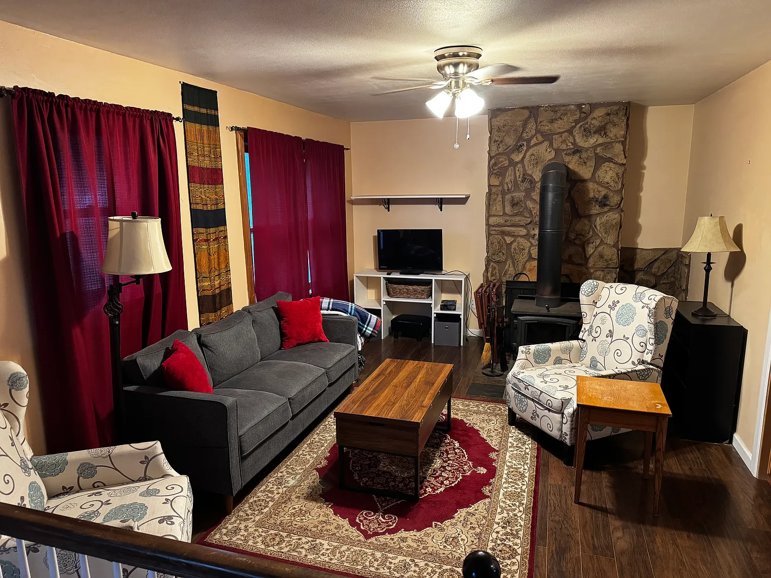 3 bed, 1500 sqft, $2,800 — Photo 2