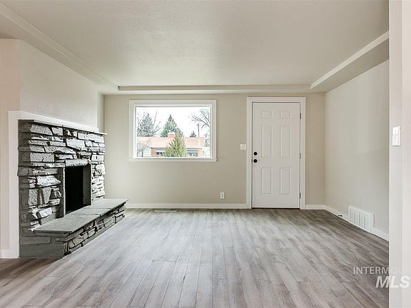 5th image of 719 Almond St