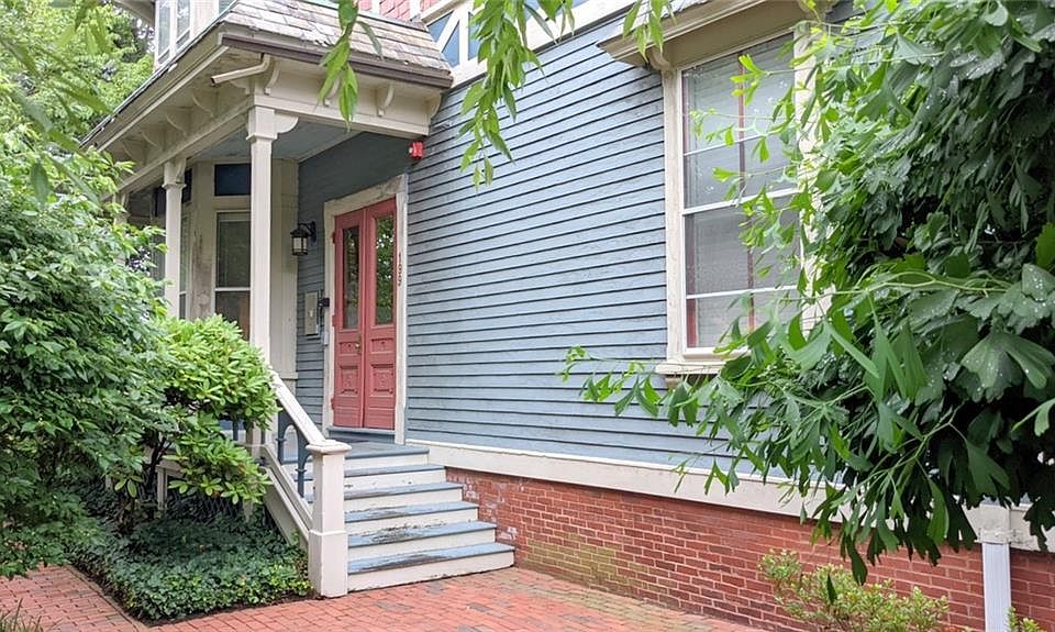 1st image of 199 Brown St APT 6