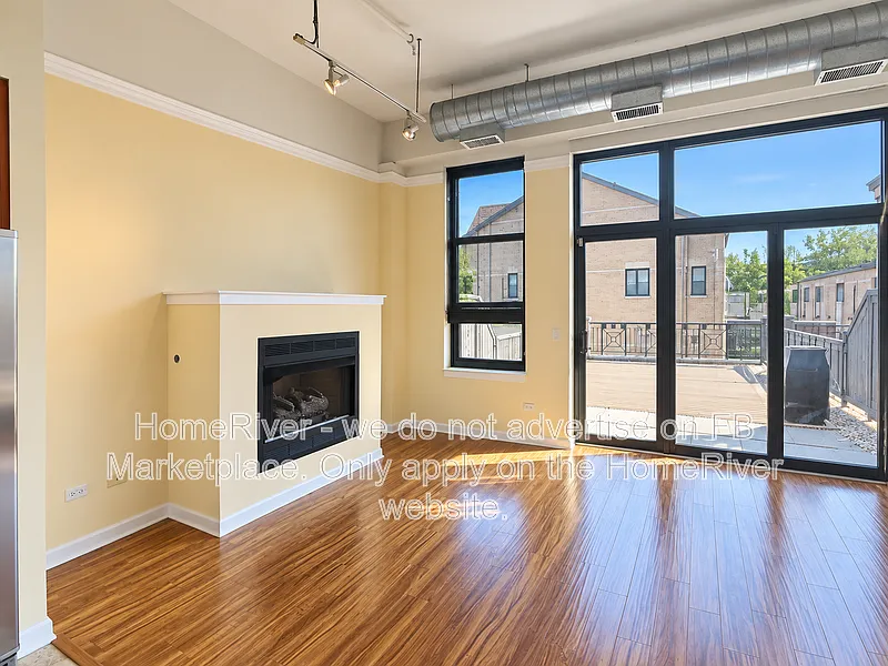 1301 W Madison St #211