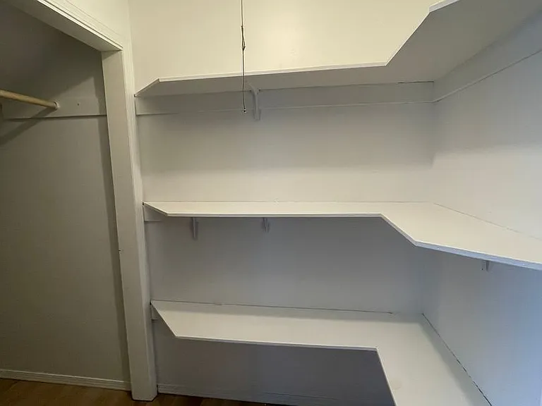 521 N Oak Grove Ave #B — Photo 35