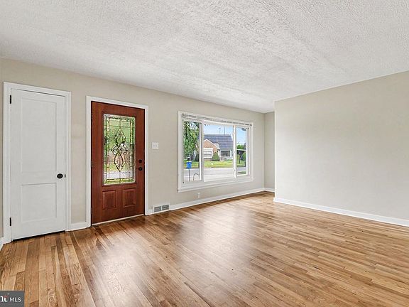 4th image of 1191 Letchworth Rd