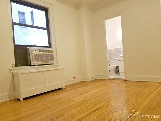 Rented by City Connections Realty | media 3