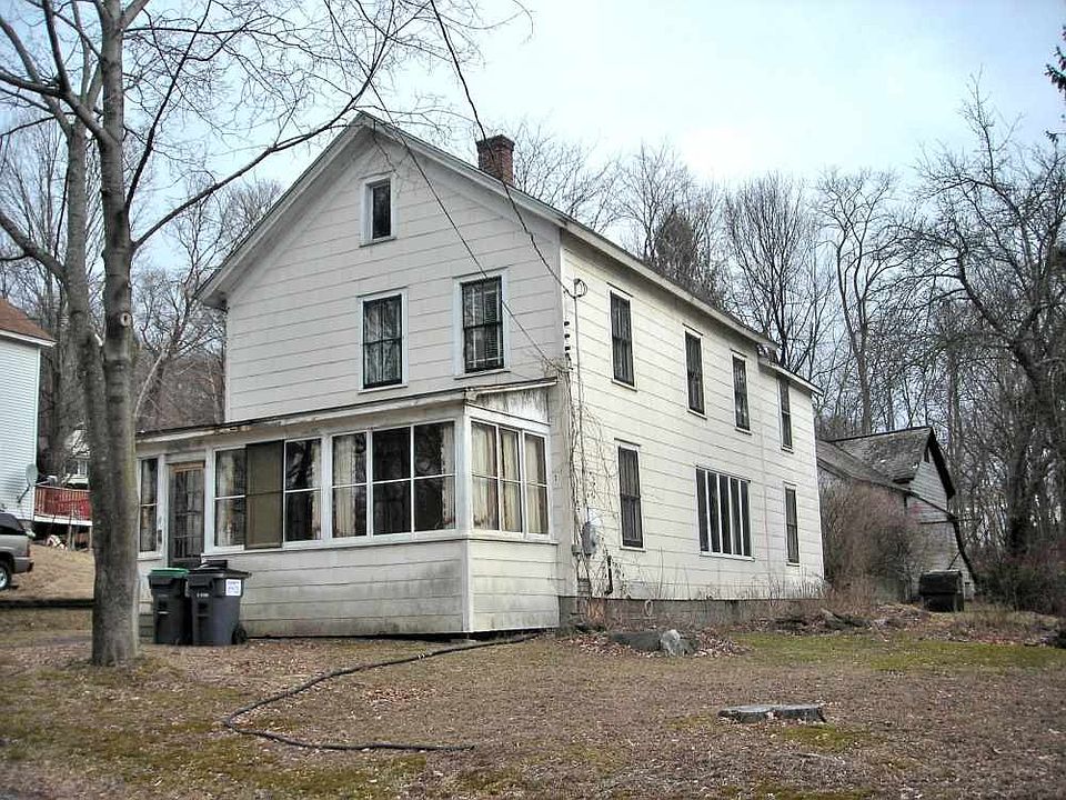 2nd image of 8 Jackson St