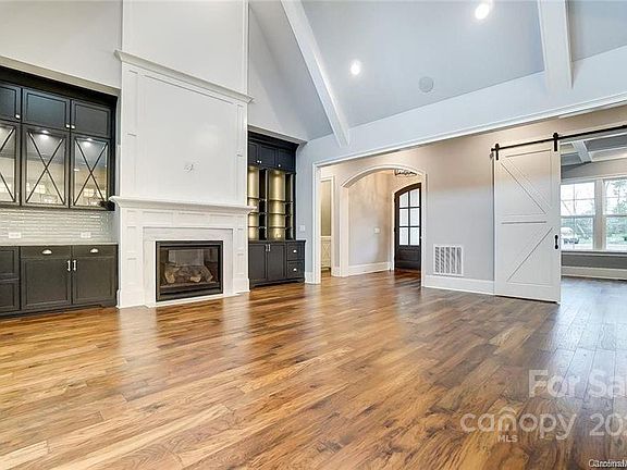 3rd image of 2325 Rock Creek Dr