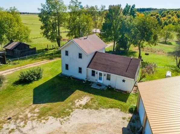10207 E 48th St, Chase, MI 49623
