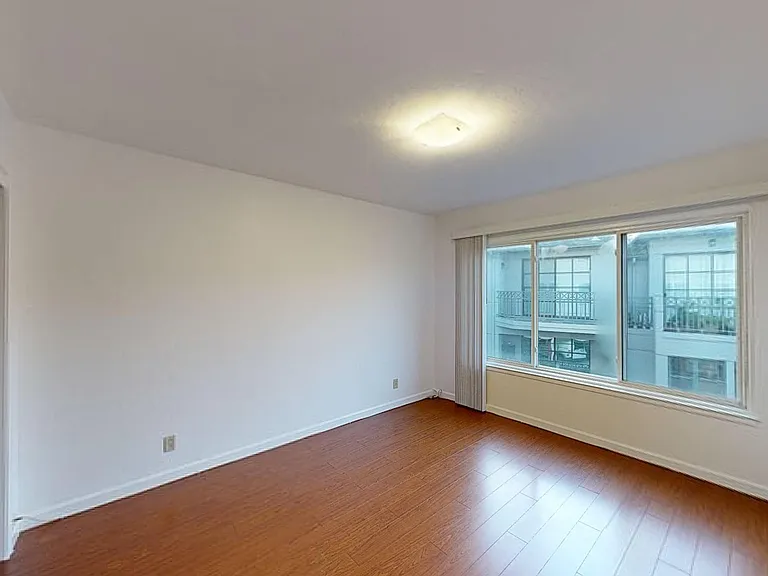 975 Burnett Ave — Photo 28