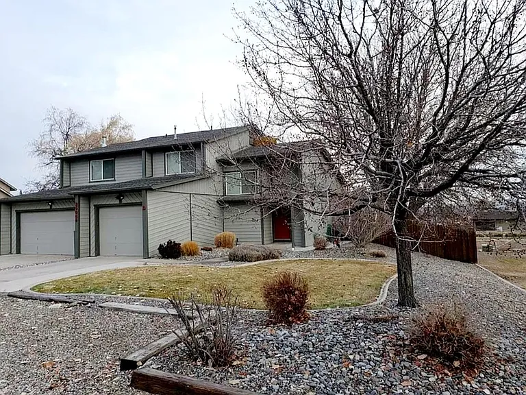 2504 1/2 Rose Dr — Photo 2