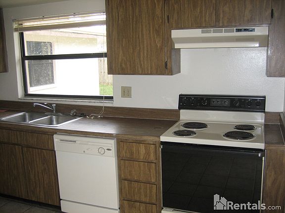 3rd image of 10809 Fairfield Village Dr