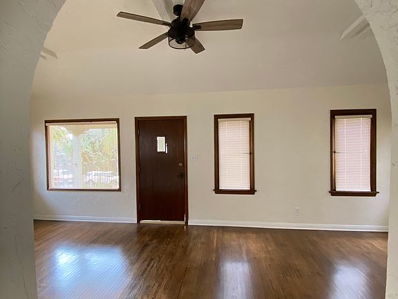 3rd image of 160 1/2 Corona Ave