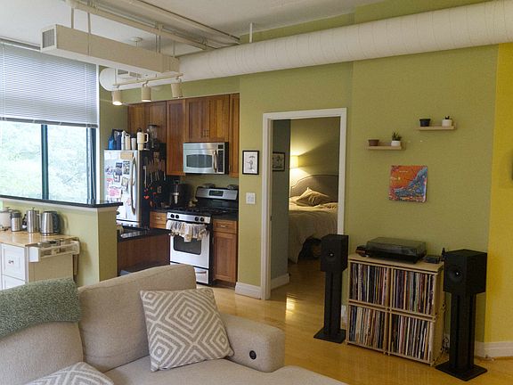 3rd image of 1201 N Garfield St APT 305