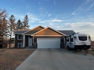 1011 Blanch Ct, Mantorville, MN 55955