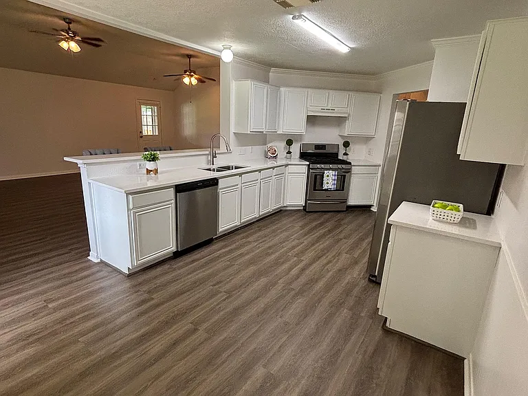 9217 Mohawk Dr — Photo 4