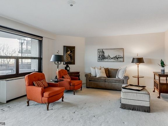 5th image of 2 Claridge Dr #1GE-113