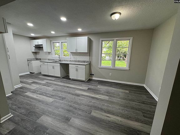 5th image of 2122 Morninglo Ln