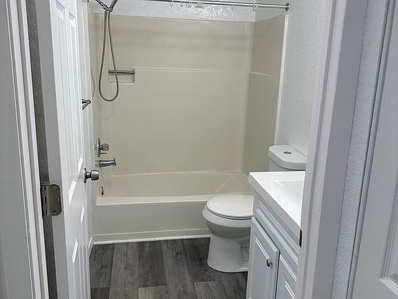 2nd image of 226 Mountain View Ave #7