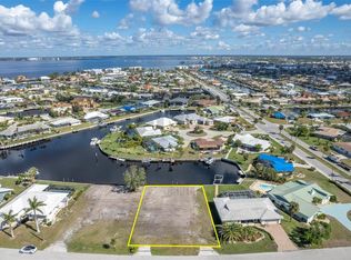 182 Crescent Dr #4, Punta Gorda, FL 33950