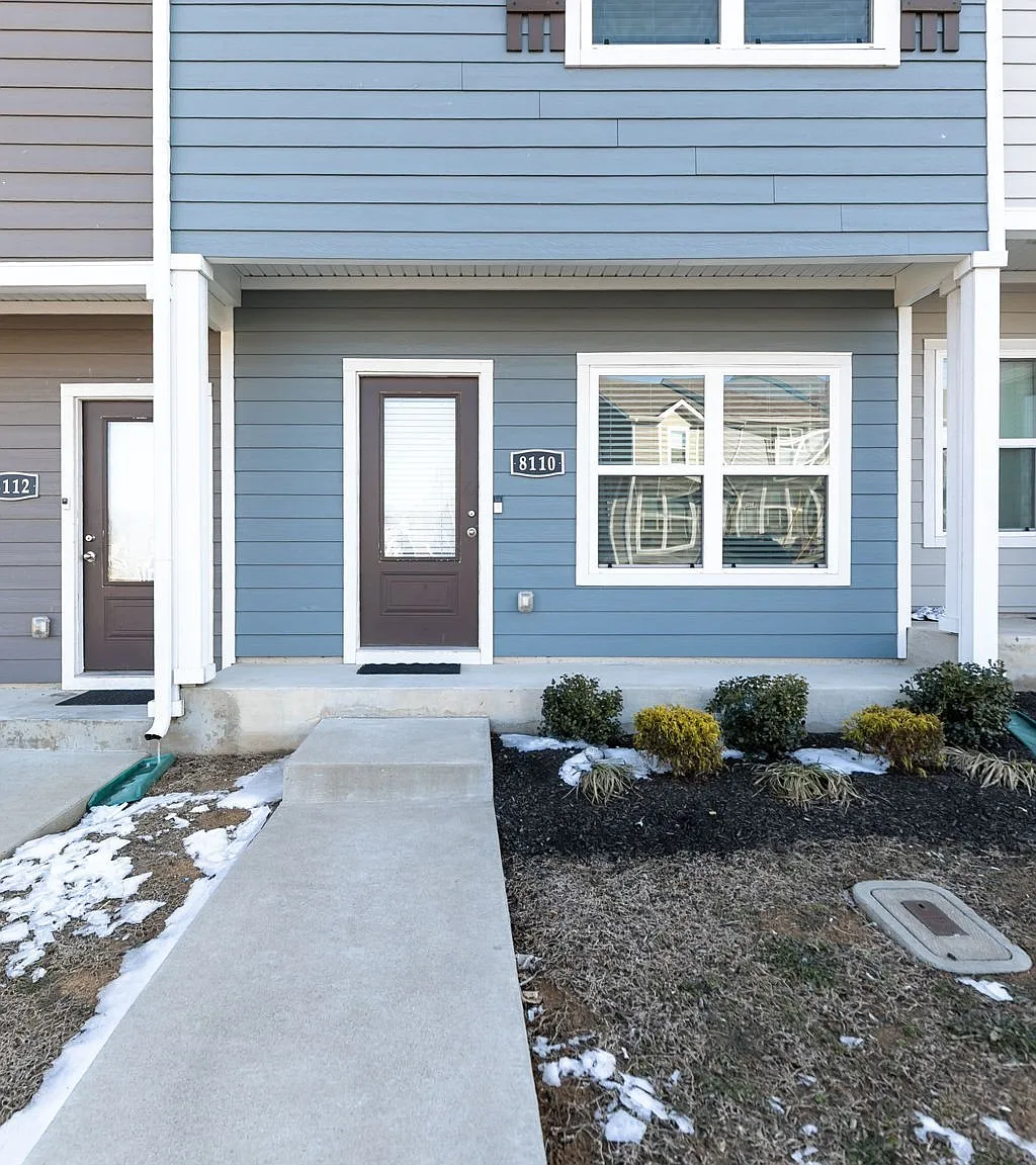 2 bed, 1277 sqft, $1,750 — Photo 1