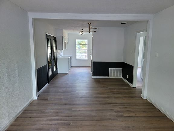 3rd image of 139 Ferris Ave