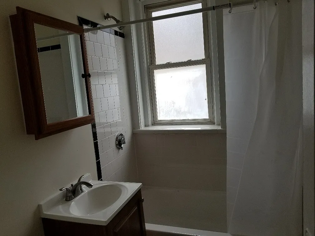 4 bed, 9999 sqft, $6,600 — Photo 4