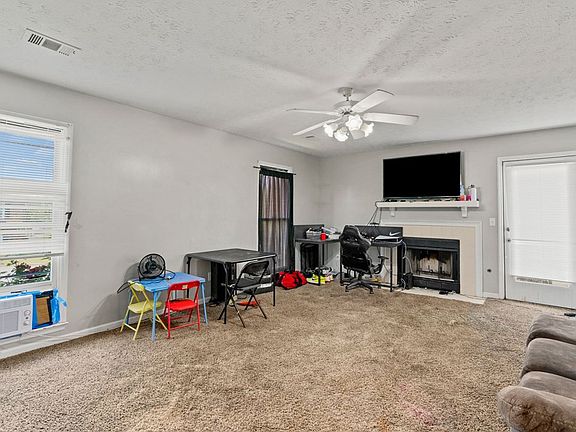 4th image of 148 Sweetwater Dr